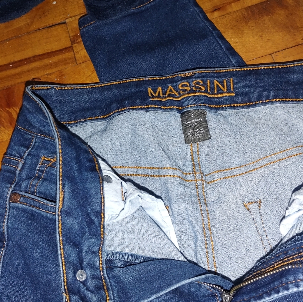Women's Straight leg jeans Size 4. Massini